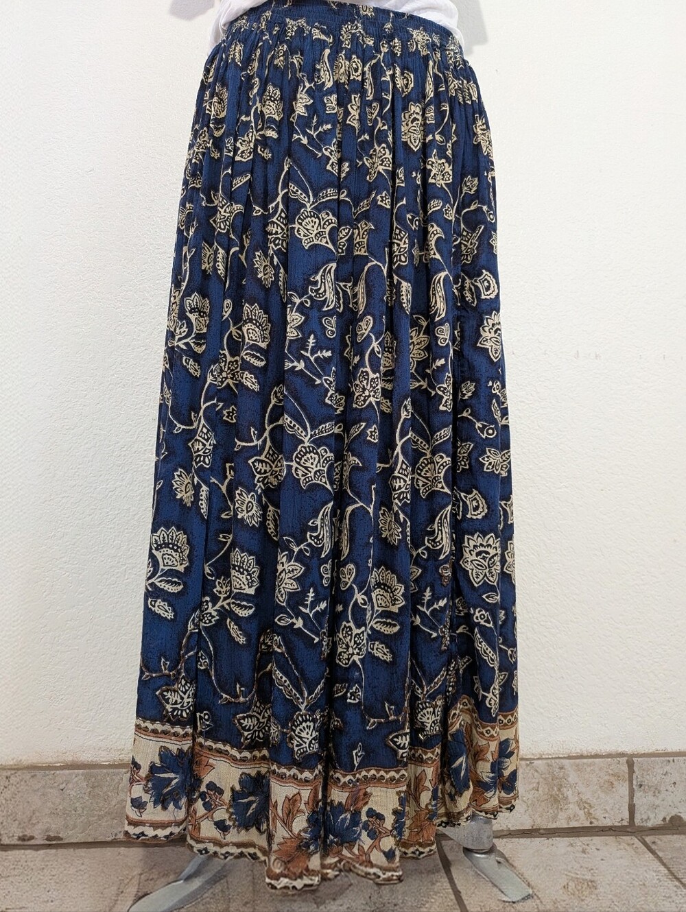 Vintage MPH Collection Rayon Navy and Cream Floral Maxi Skirt Size 3XL